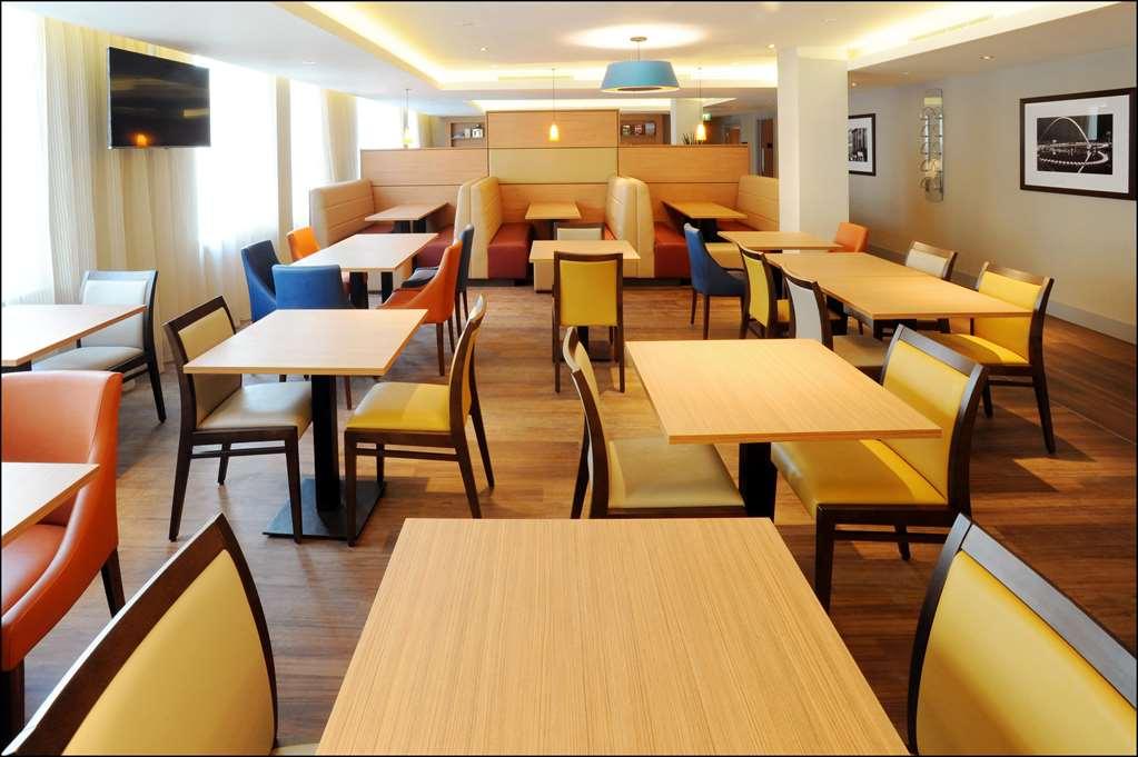 แฮมป์ตัน บาย ฮิลตัน นิวคาสเซิล Hotel นิวคาสเซิล อะพอน ไทน์ ร้านอาหาร รูปภาพ
