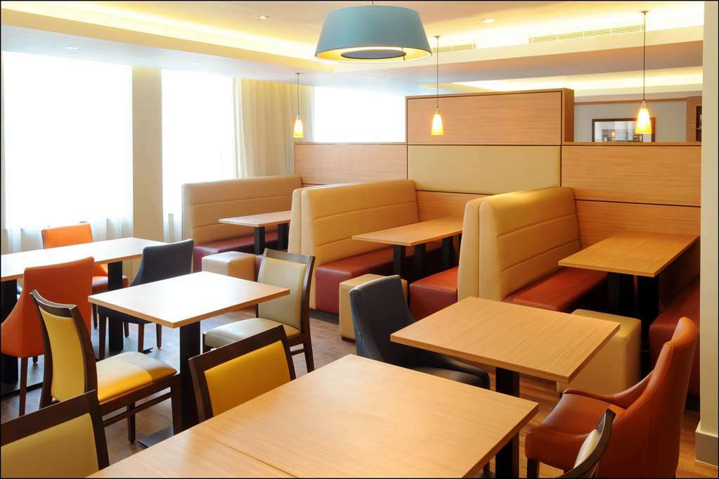 แฮมป์ตัน บาย ฮิลตัน นิวคาสเซิล Hotel นิวคาสเซิล อะพอน ไทน์ ร้านอาหาร รูปภาพ